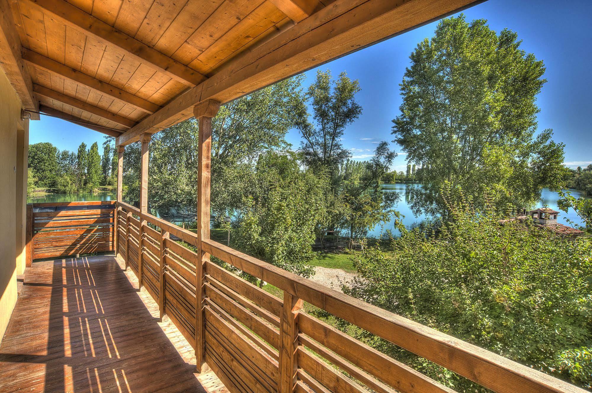 Gambulaga Agriturismo Ai Due Laghi מראה חיצוני תמונה